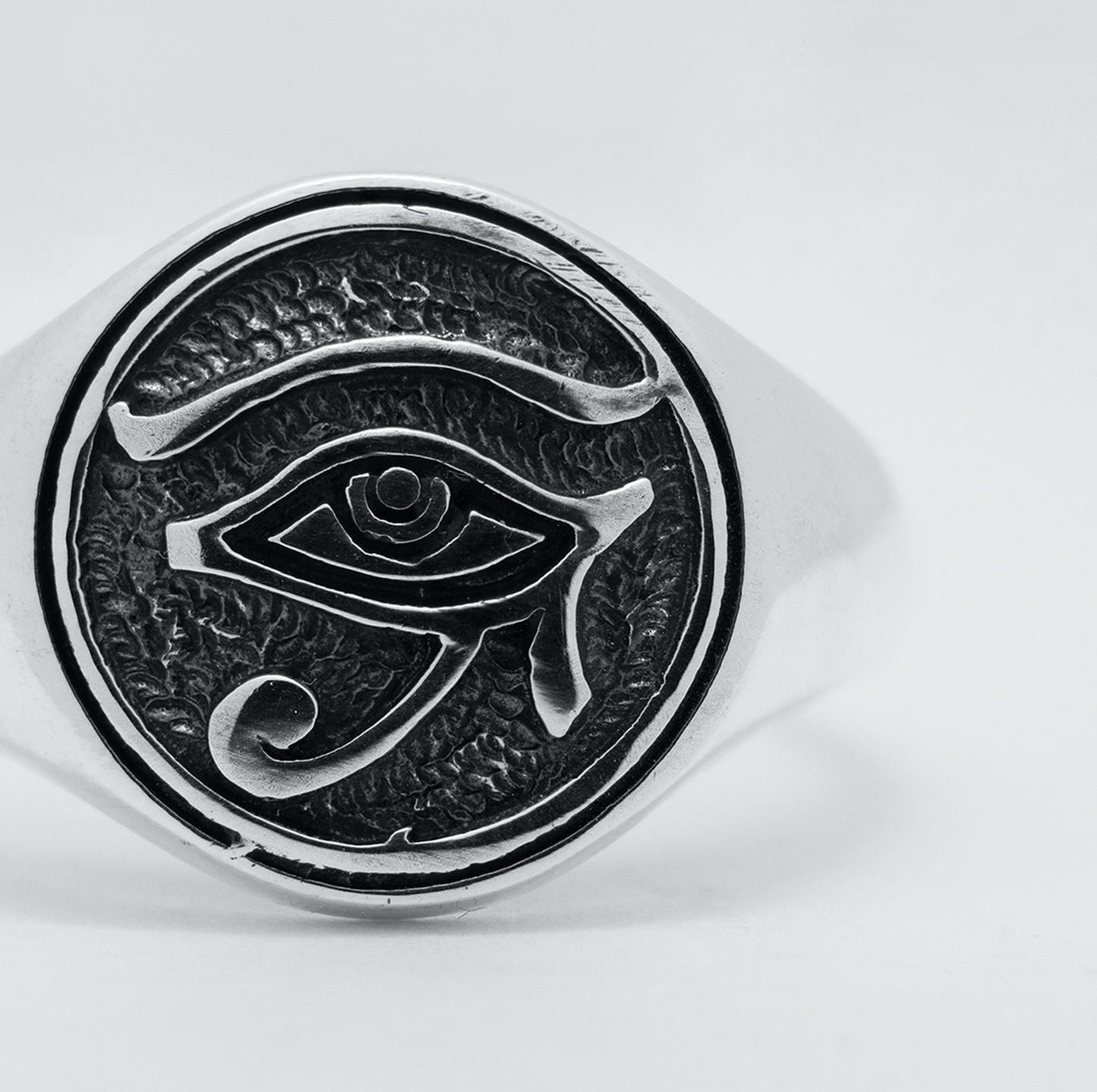 Majestic Observer - The Eye of Ra