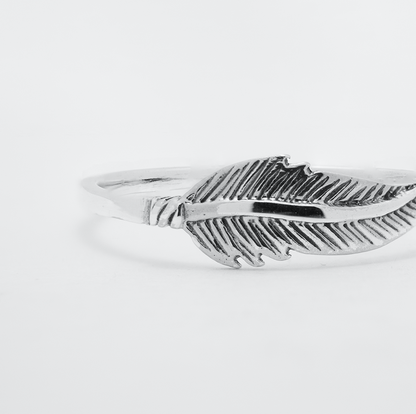 Plume - Feather Ring